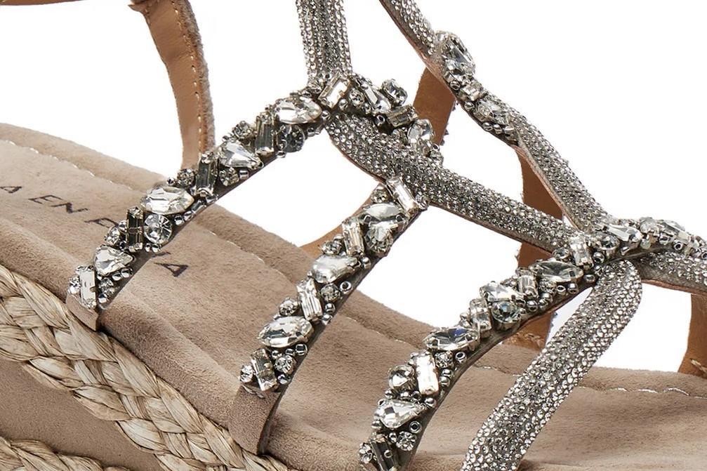 Sandalias con cuña Alma en Pena V241012 en sand