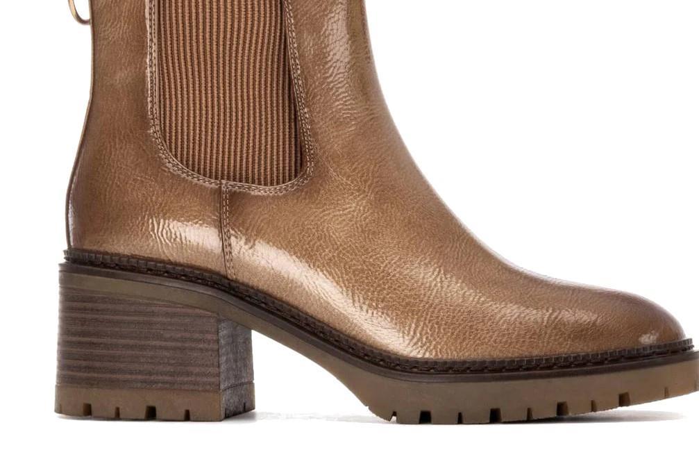 Botines de tacón chelsea XTI 144277 en beige