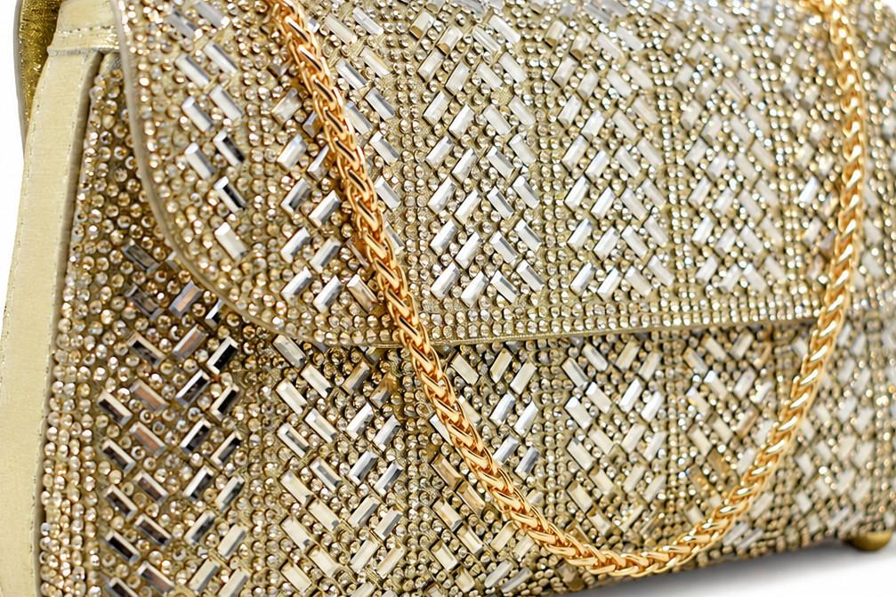 Bolso de Fiesta Oro Menbur AMB12 con Pedrería y Cadena