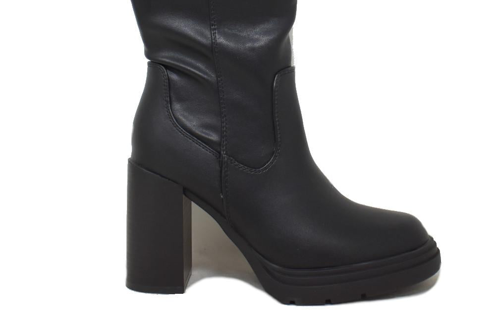 Botas altas con tacón Isteria 608 en color negro