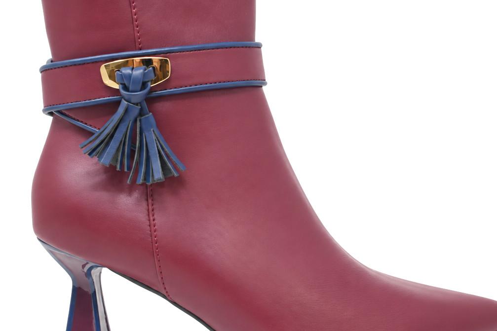 Botín con tacón Menbur BM728 en color burdeos para mujer