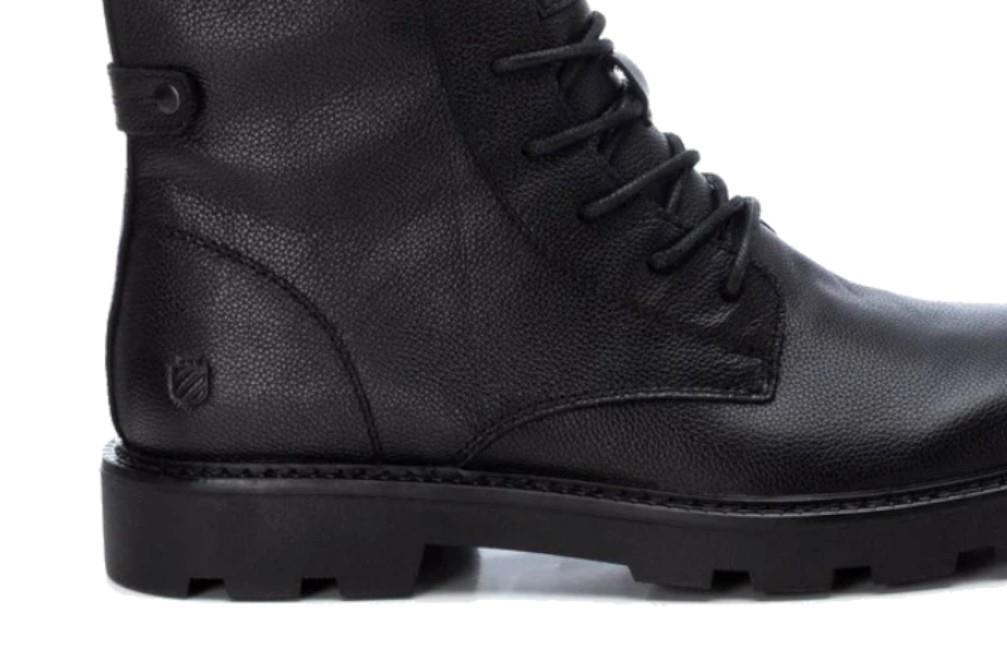 Botines Carmela 161219 en negro para hombre