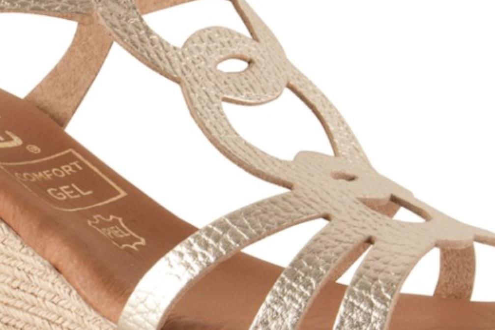 Sandalias con cuña Tekila 1014 para mujer en dorado