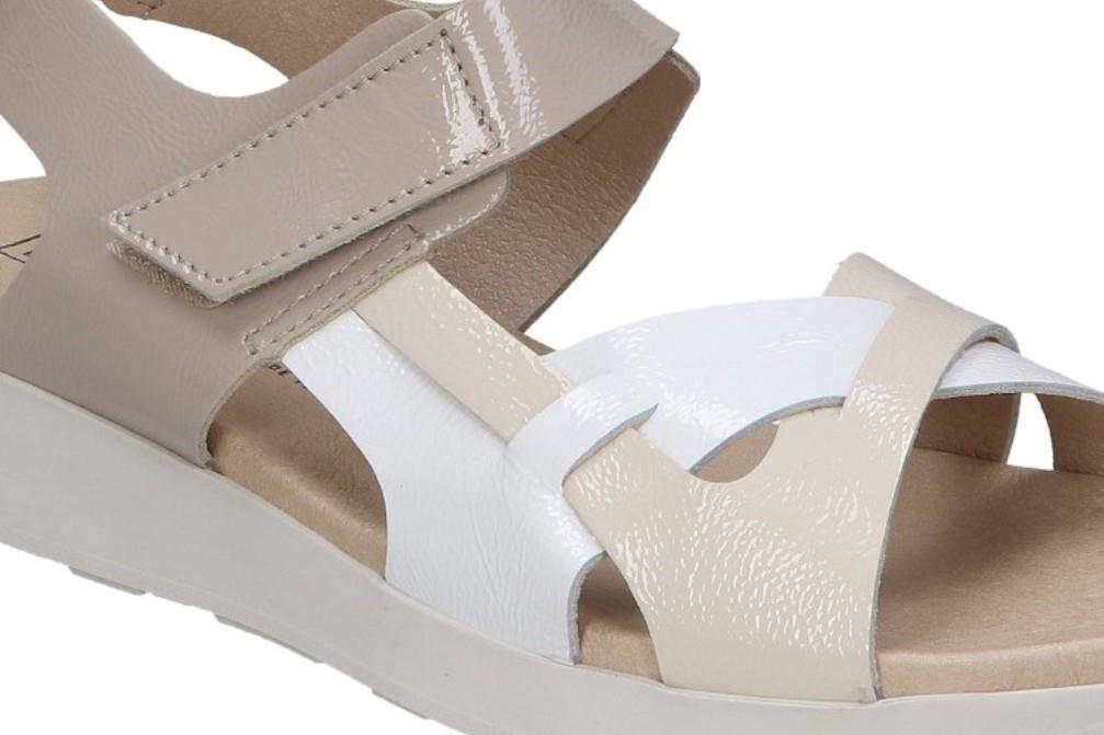 Sandalias cómodas Pitillos 10554 en crema para mujer