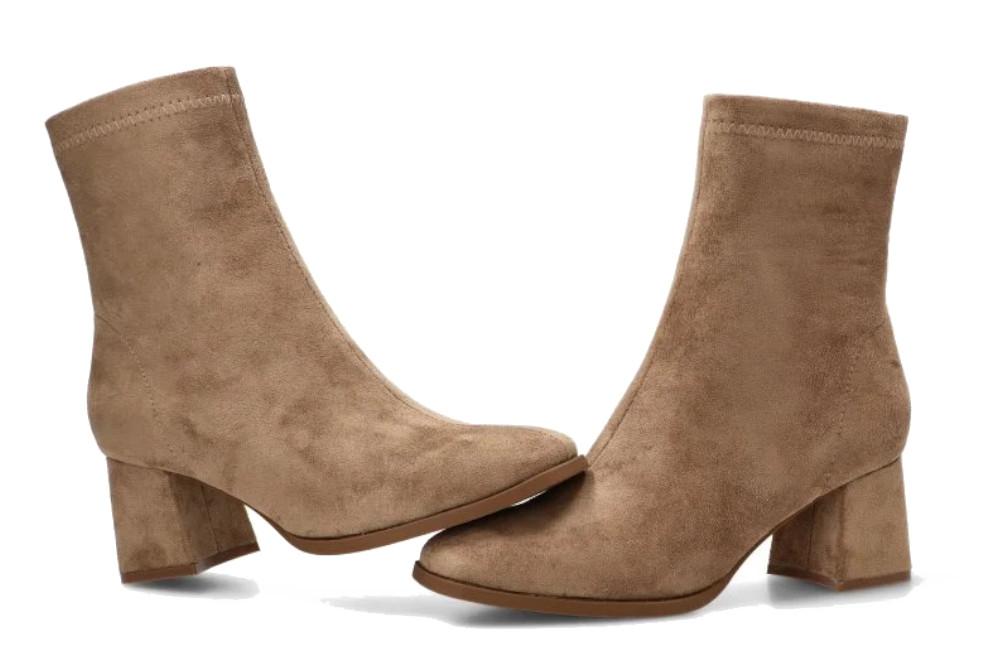 Botines de antelina Etika 32012 taupe con tacón de 6 cm