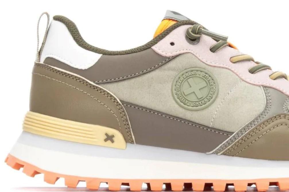 Zapatillas deportivas XTI en caqui