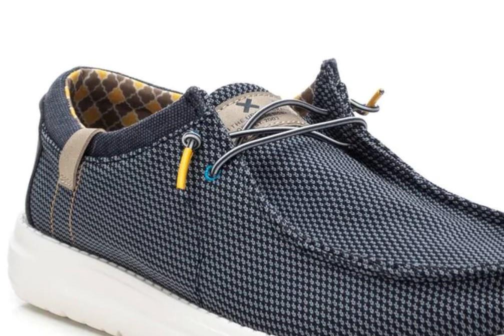 Zapatos náuticos XTI 143576 en azul marino para hombre