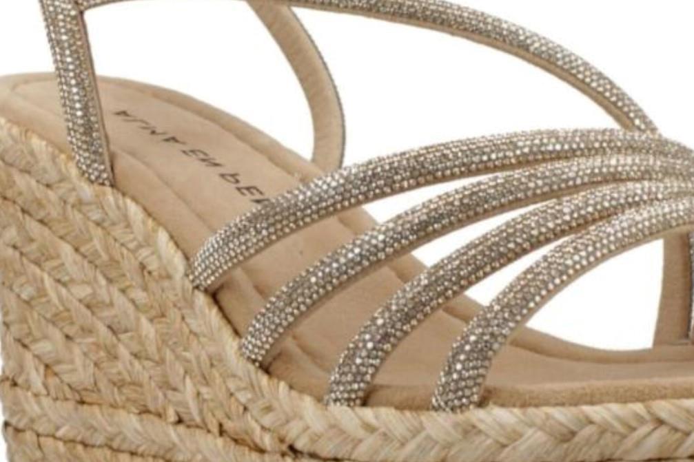Sandalias con cuña Alma en Pena V2551274 en sand para mujer