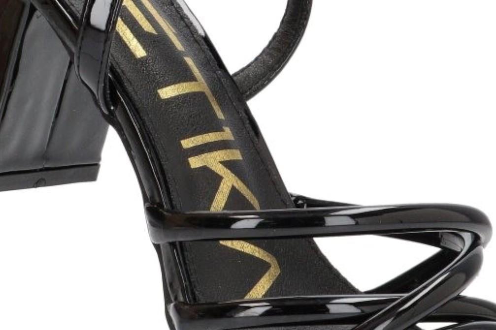 Sandalia de tacón Etika 90005 en negro para mujer