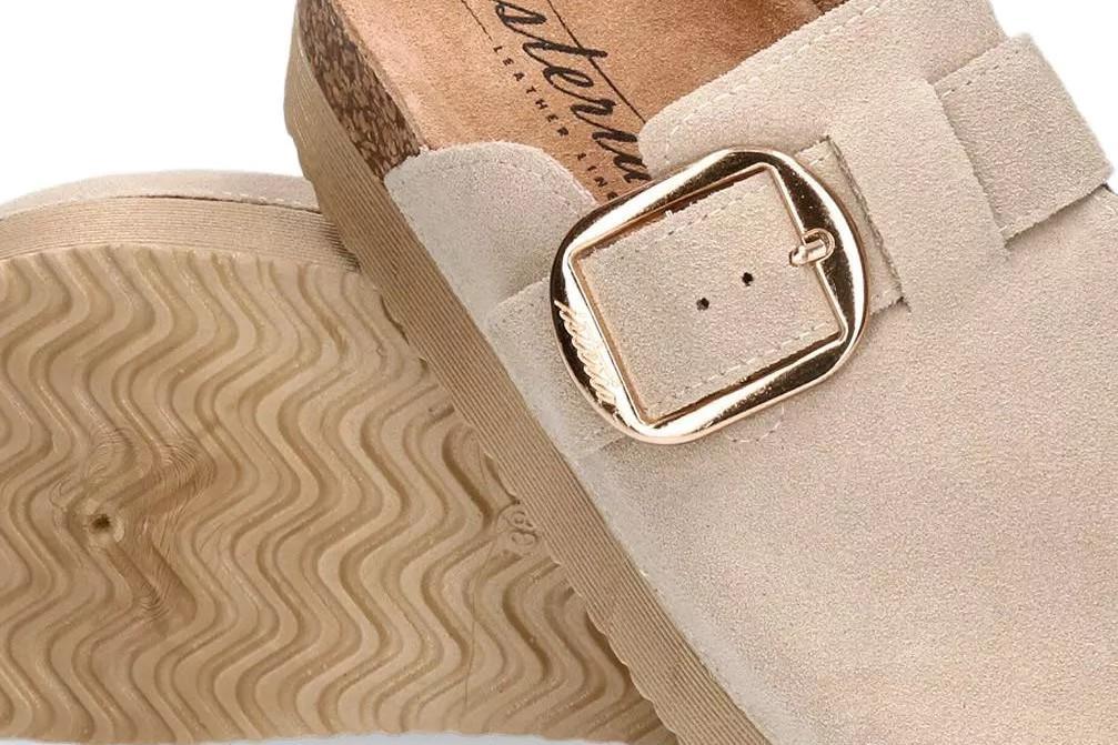 Zueco con plataforma Isteria 25220 en beige para mujer de piel