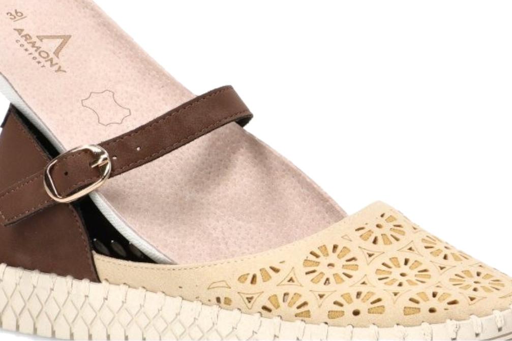 Bailarina Confort Etika by ARMONY 63318 Beige para Mujer con Hebilla y Suela Plana