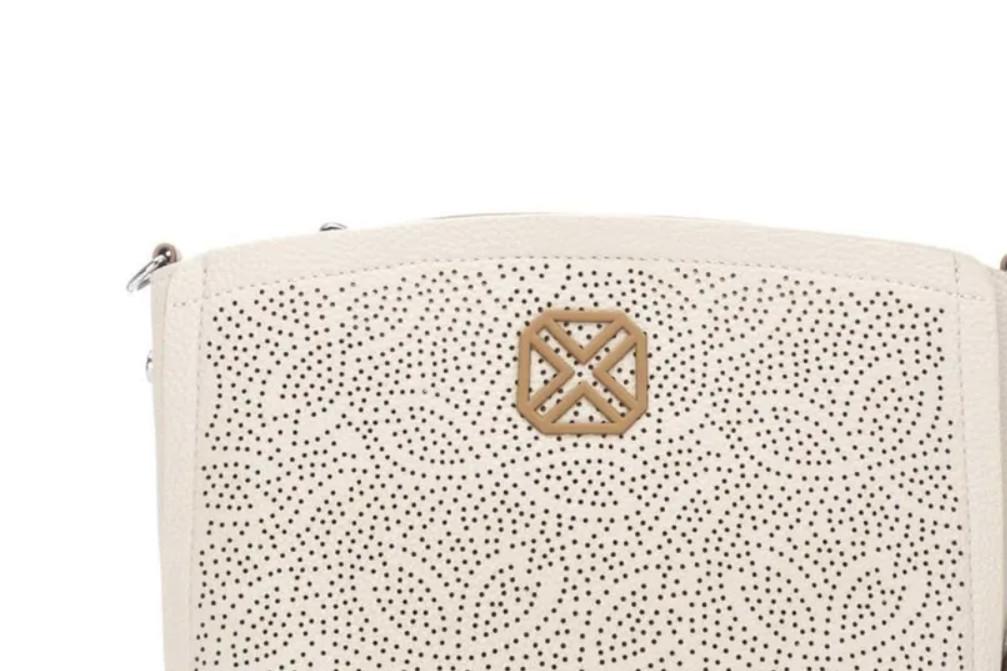 Bolso bandolera XTI 184535 beige – Bolso troquelado elegante con diseño calado y estilo romántico