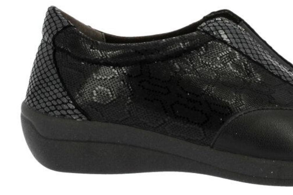 Zapatos cómodos Doctor Cutillas 43533 de color negro