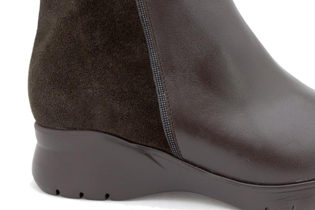Botines planos cómodos PieSanto 255873 en color caoba