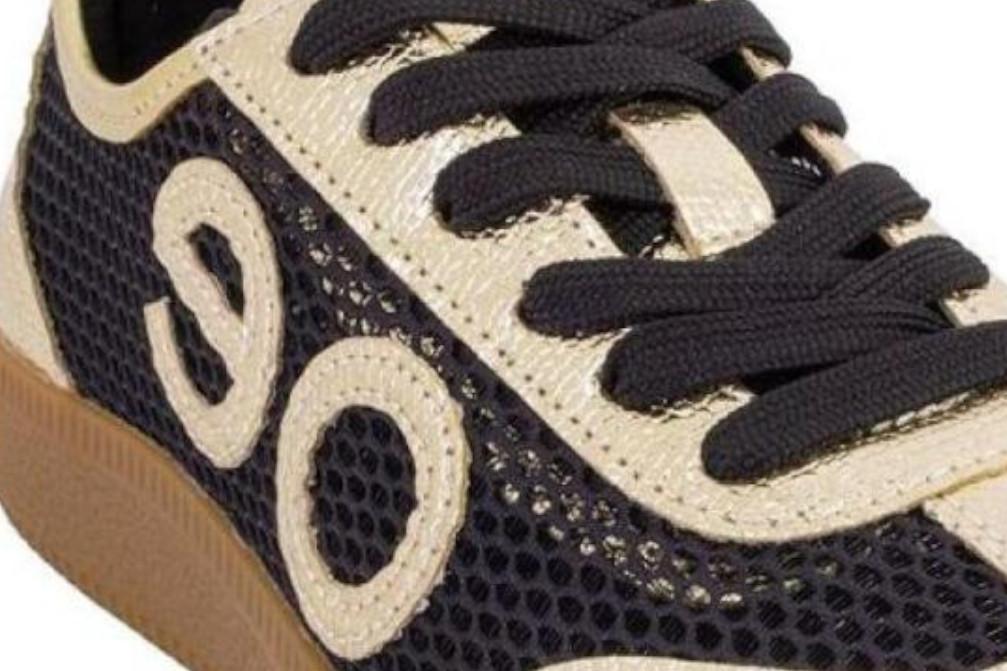 Zapatillas deportivas ligeras Eonet Eoligeros en negro y oro para mujer