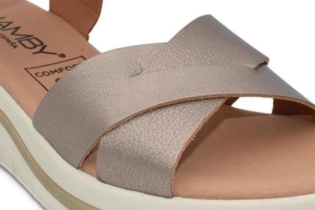 Sandalias cómodas Chamby 921 en oro para mujer