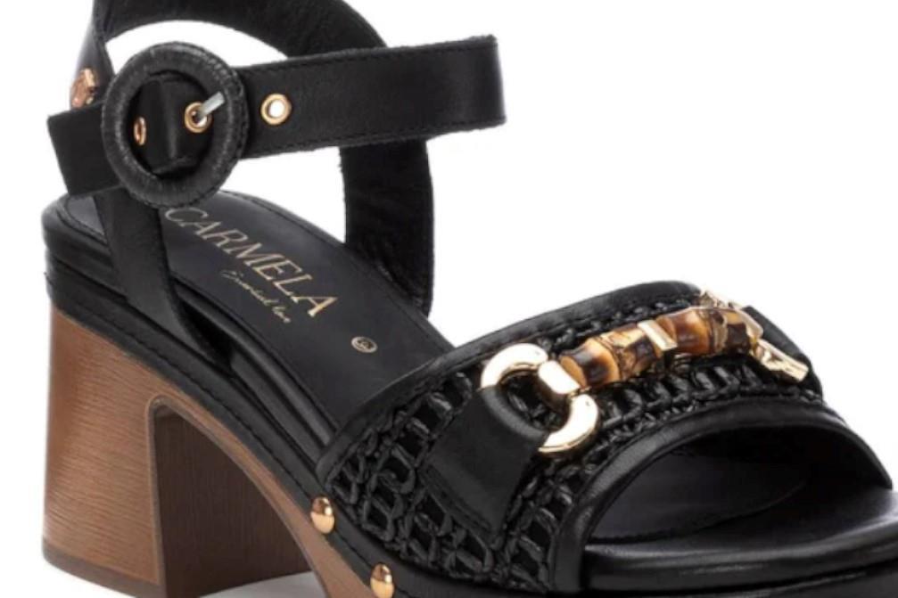 Sandalias con tacón Carmela 162367 en negro para mujer