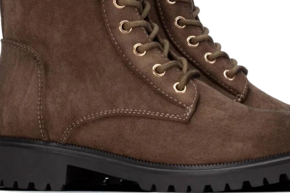 Botines militares planos mujer XTI 146243 en taupe con cordones