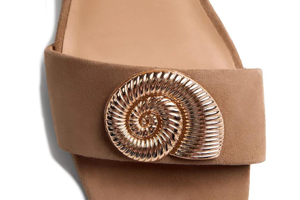 Sandalias de tacón medio de piel Gioseppo Verndale 79090 cuero con detalle joya – cómodas y elegantes