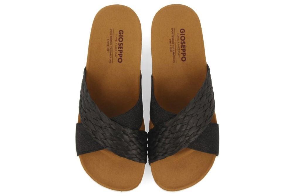 Sandalias con cuña Gioseppo Goulds 71365 en negro para mujer