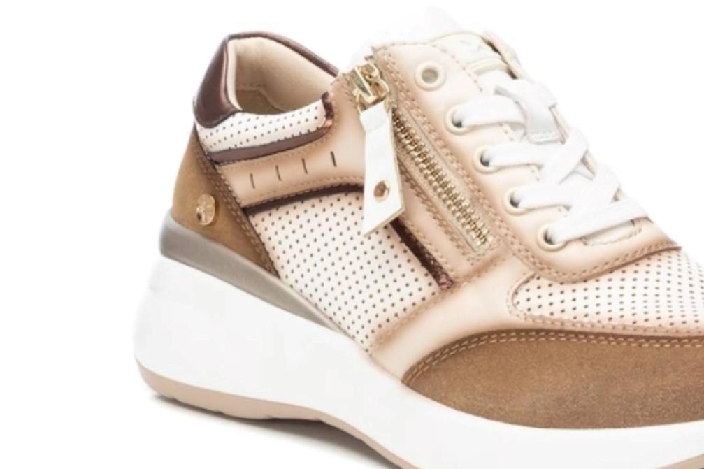 Zapatillas deportivas XTI 142578 para mujer en camel