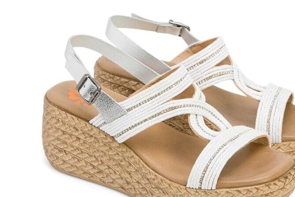 Sandalias con cuña Porronet Gala 3036 en blanco