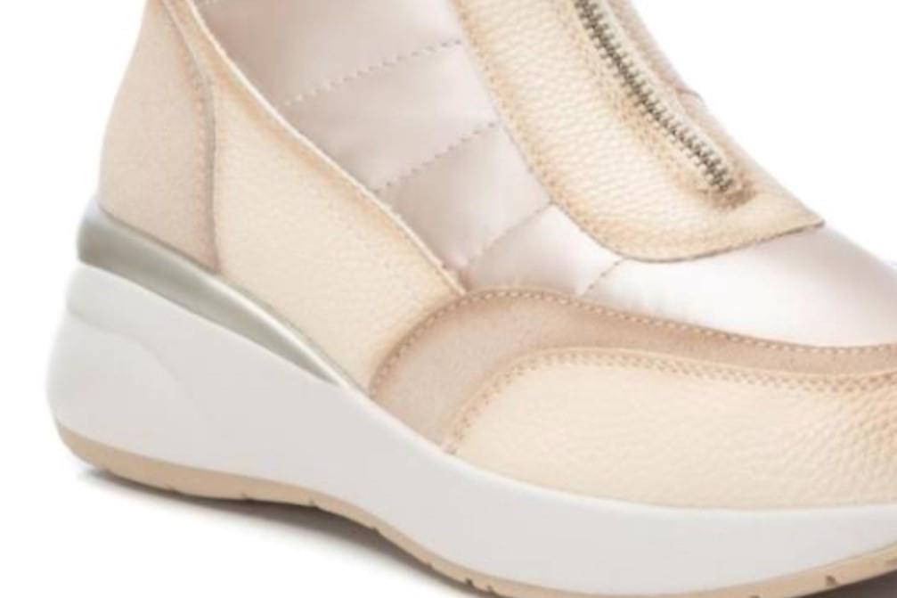 Botines XTI 143194 en beige para mujer