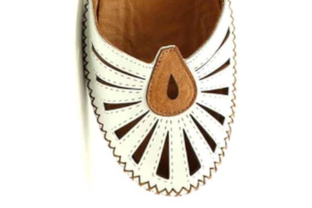 Sandalias semi-cerradas Erase 383-178 en blanco para mujer