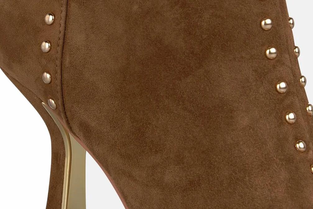 Botines de ante Alma en Pena I260408 camel con tachas