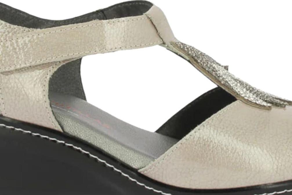 Sandalias con Cuña Doctor Cutillas 32182 Taupe Mujer | Piel, Plantilla Gel y Detalle Brillante