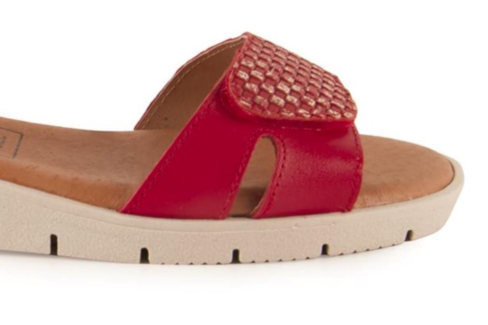 Sandalias planas Chamby 886 en rojo para mujer