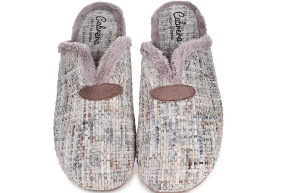 Zapatillas de casa Cabrera 5646 taupe con cuña para mujer