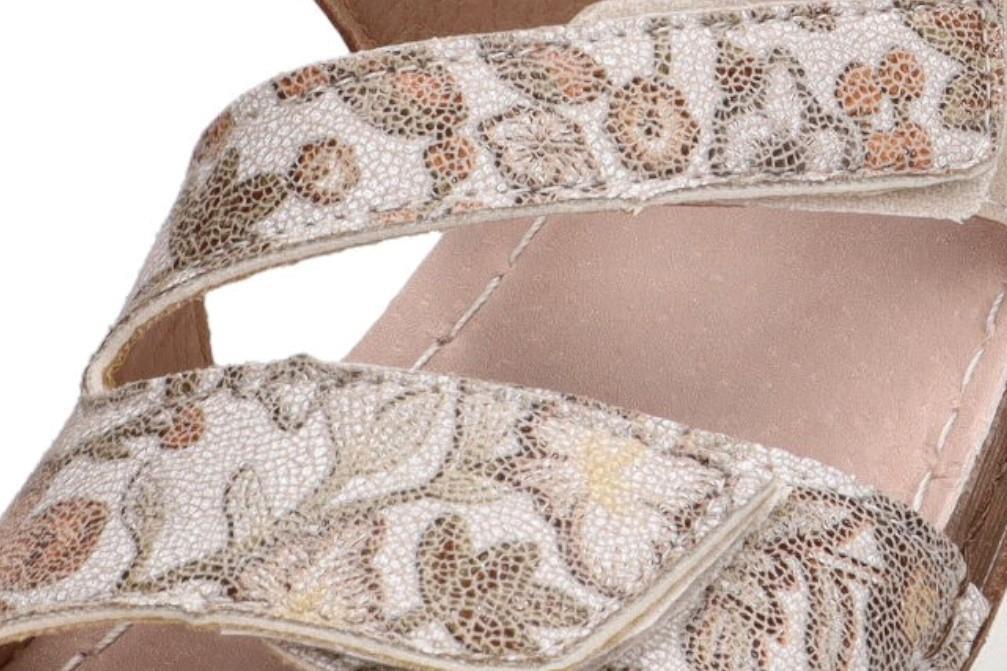 Sandalias planas Armony by Etika 41023 en beige para mujer