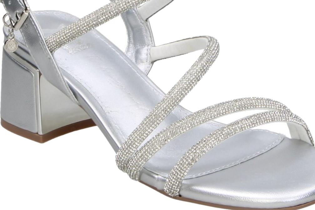 Sandalia de tacón medio para mujer XTI 145260 en plata