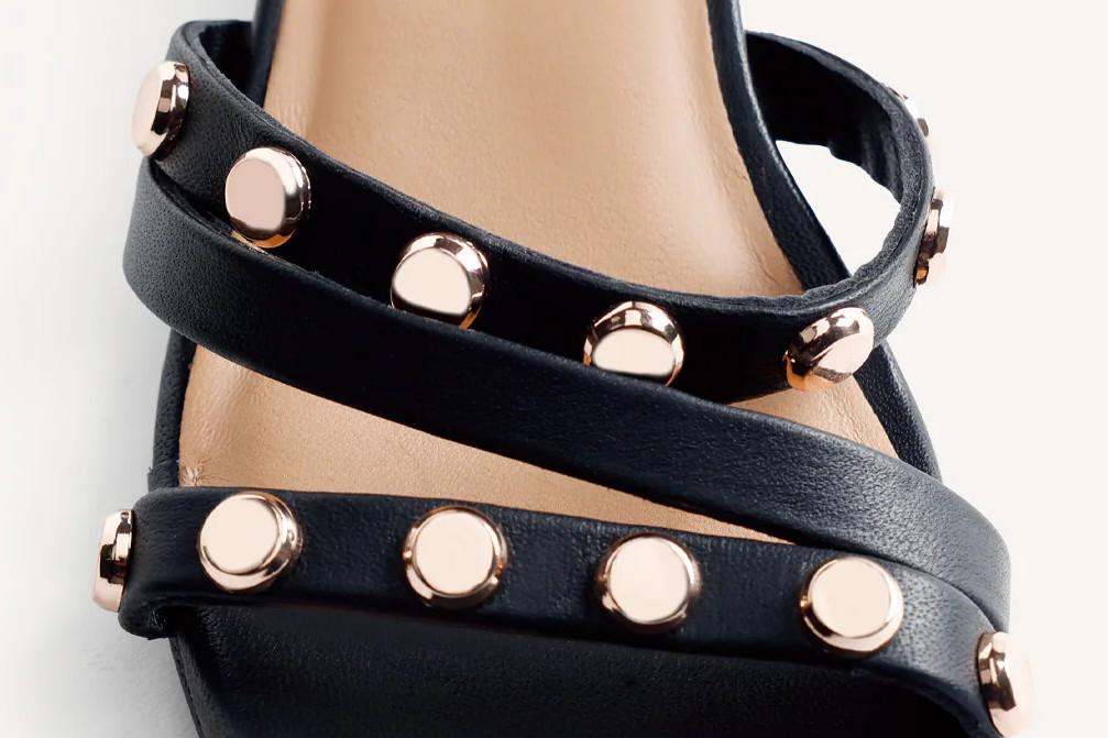 Sandalias de tacón medio de piel Gioseppo Kasulu 79235 negro con tachas – cómodas y elegantes