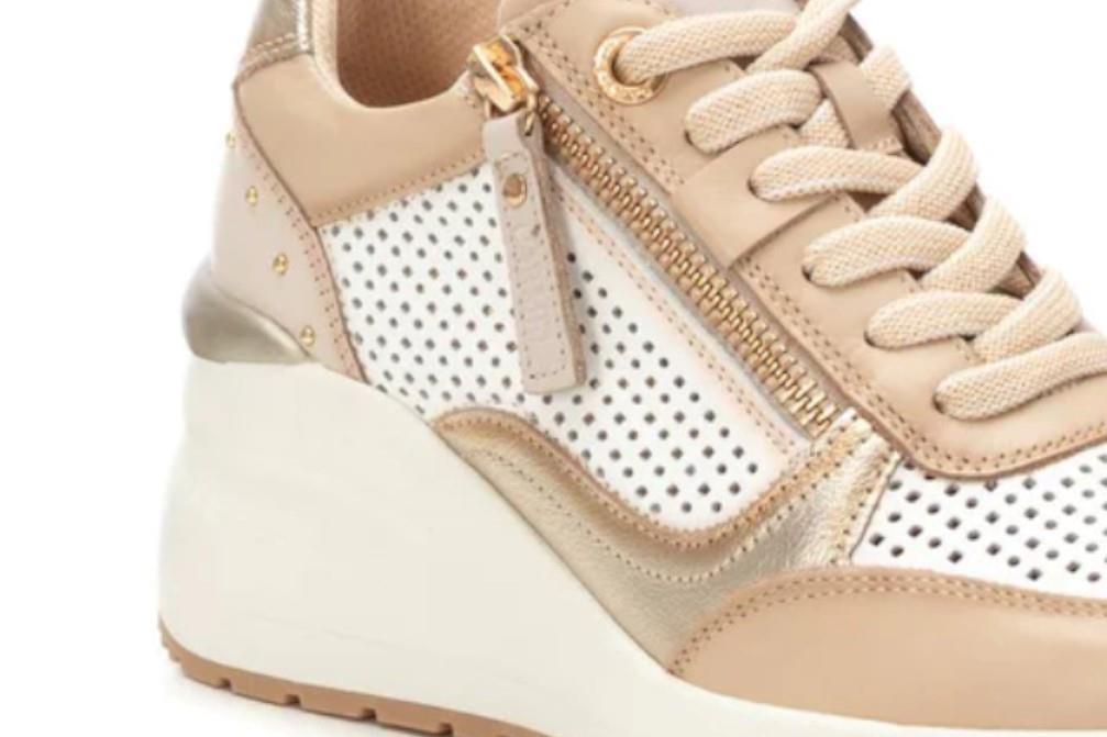 Zapatillas deportivas Carmela 162266 en beige para mujer