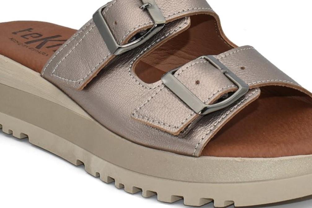 Sandalias con hebilla Tekila S-7090 en titan para mujer