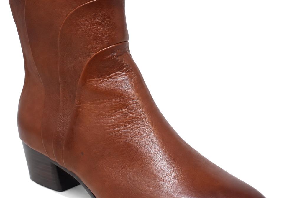 Botines de piel color coñac con tacón bajo Regarde le Ciel Lori-01 para mujer