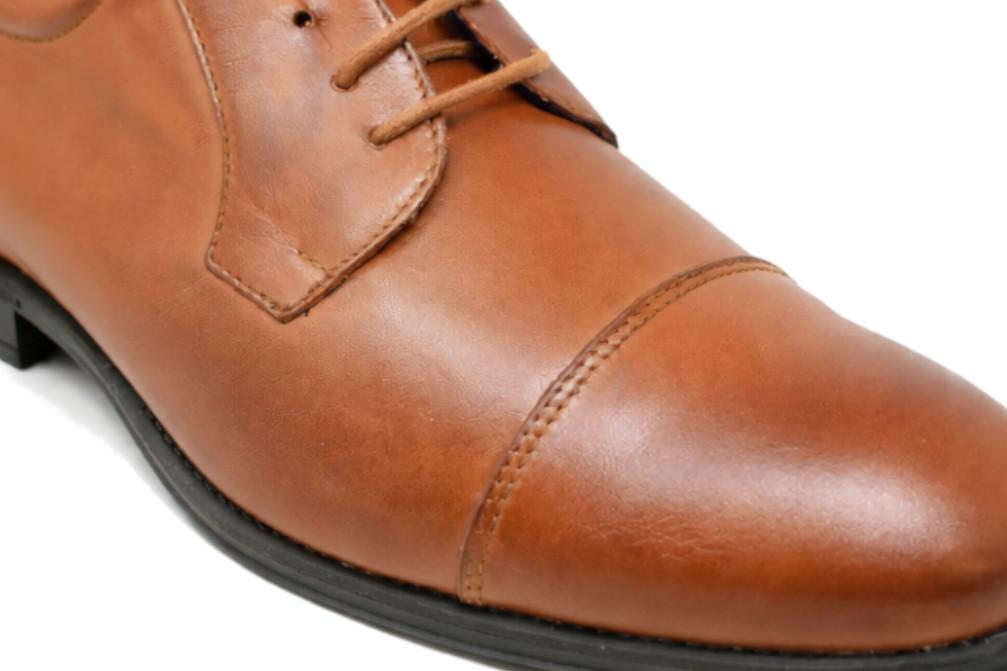 Zapatos con cordones de vestir Pitillos 40310 en color cuero