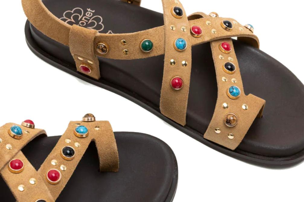 Sandalia plana de piel Porronet HAZEL 3295 camel – Sandalia cómoda con pedrería hecha en España