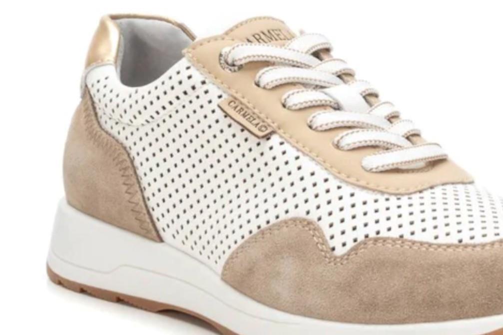 Zapatillas deportivas Carmela 162151 en beige para mujer