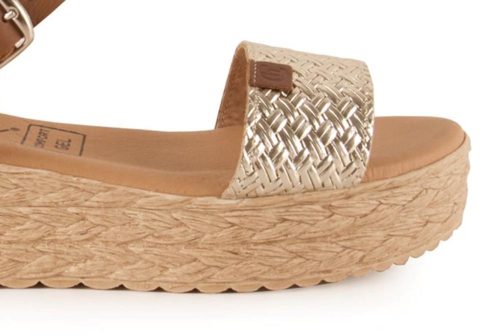 Sandalias con cuña Chamby 327 en platino para mujer