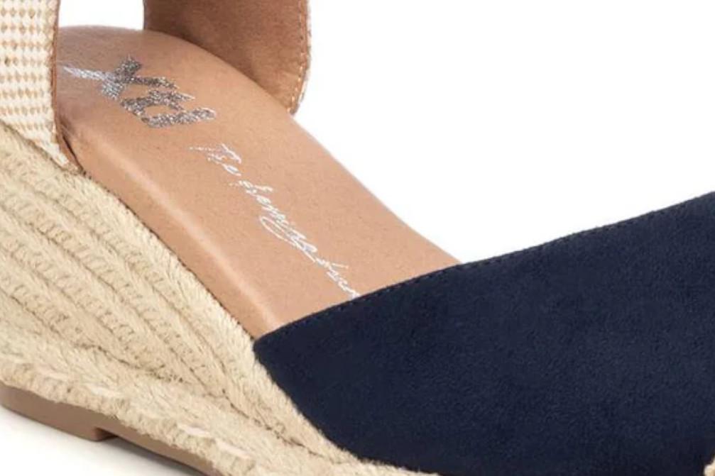 Alpargatas con cuña XTI 140746 en negro – Valenciana Vegana