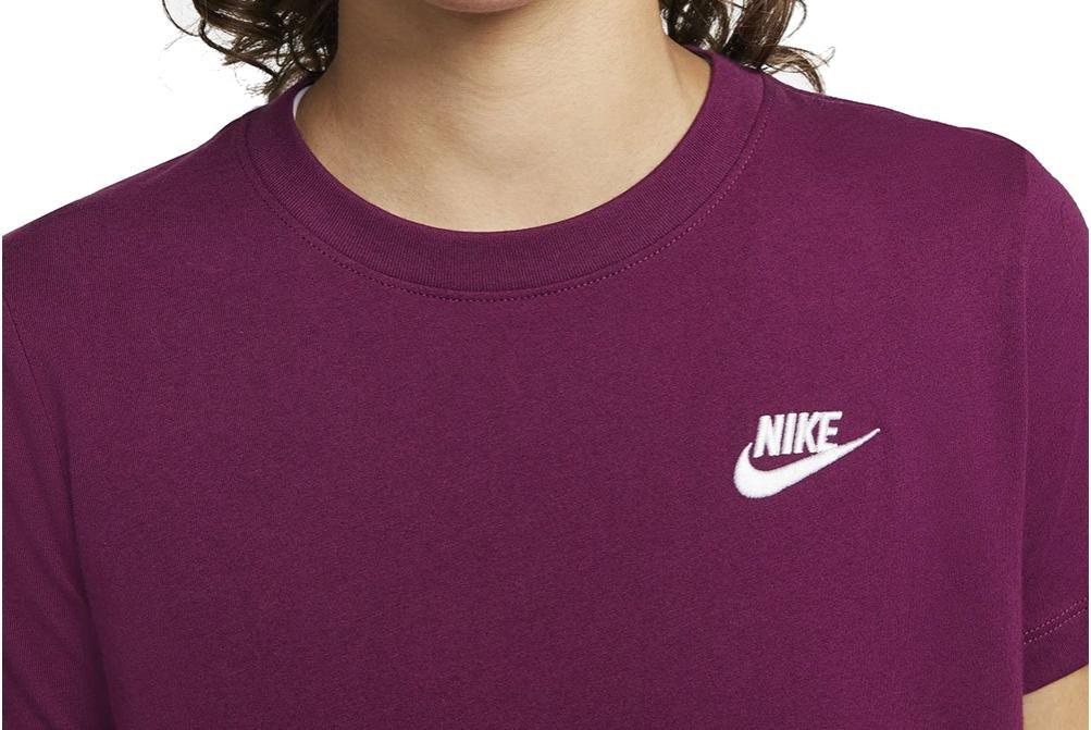 Camiseta Nike Club Sportswear