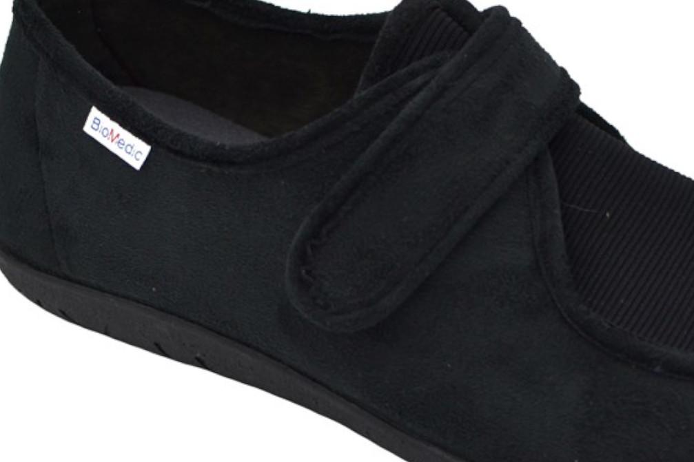 Zapatillas de casa BioMedic 9501 en color negro
