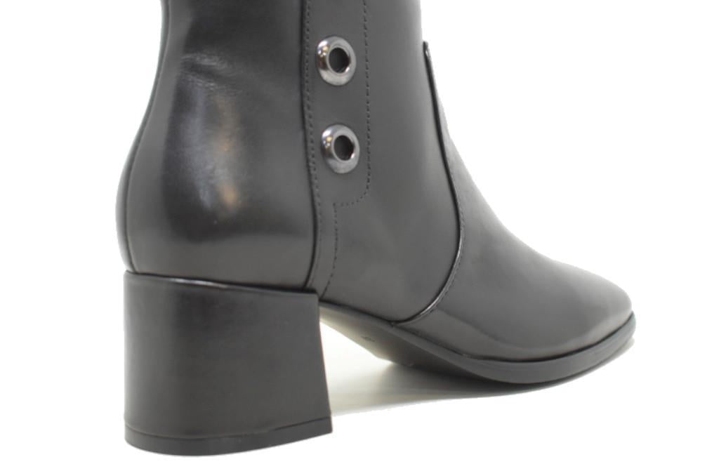 Botines Regarde Le Ciel Pilar 04 en negro para mujer