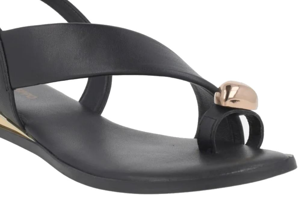 Sandalias Planas Gioseppo 79072 Stony en negro de Piel con Anillo Joya y Detalles Metalizados para Mujer