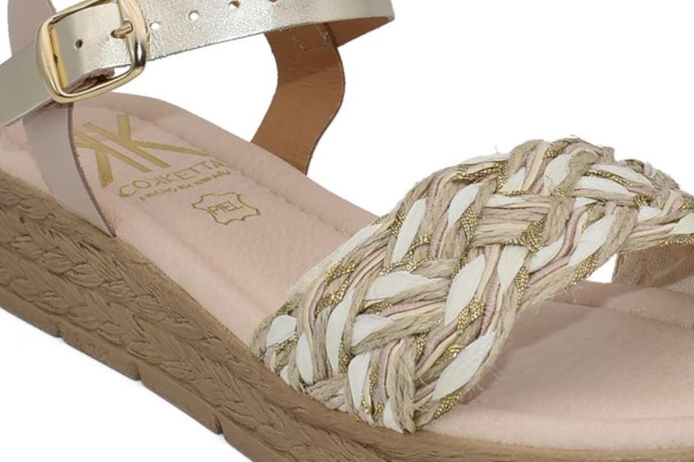 Sandalias con cuña Cokketa 1501 en beige para mujer