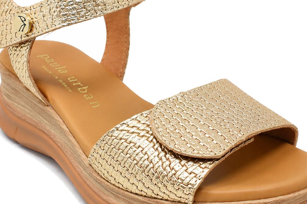 Sandalias Metalizadas Paula Urban 24-634 Mujer con Cuña de Piel y Estampado Coco