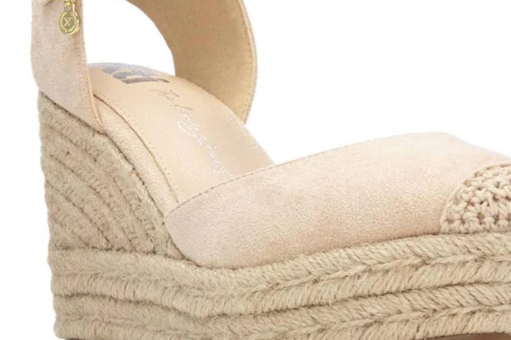 Alpargatas con cuña para mujer XTI 145416 en beige de Yute y Plataforma